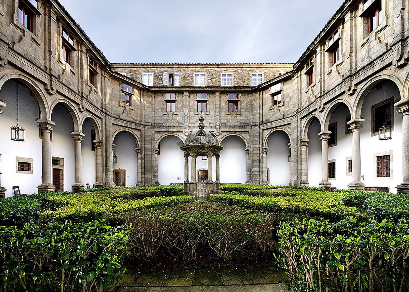 【NEW限定品】 Historical Spanish Magazine Departures | Paradores - Stays 洋書